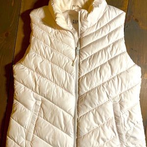 Gap puffer vest